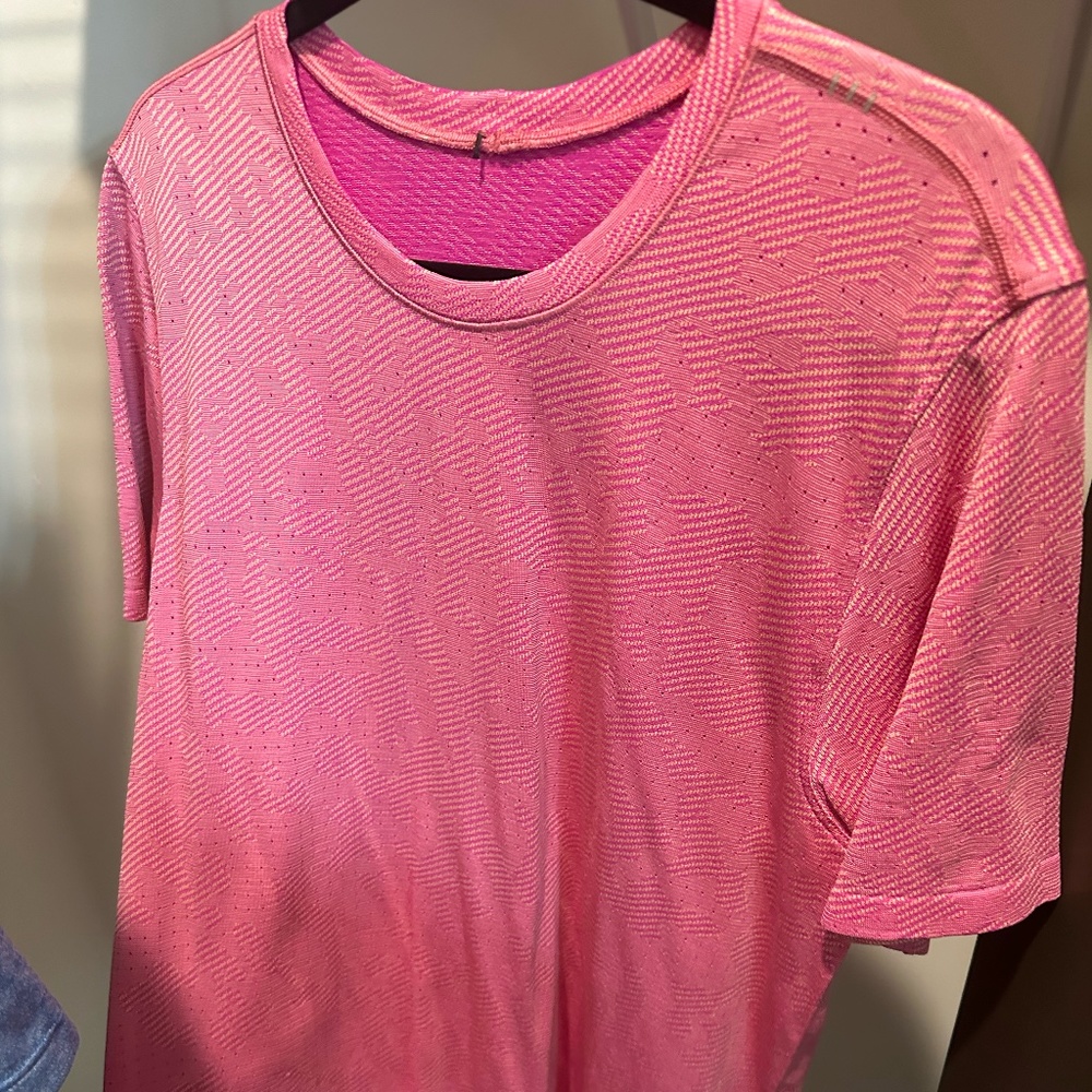 PINK/YELLOW PATTERN LULULEMON SHIRT MENS